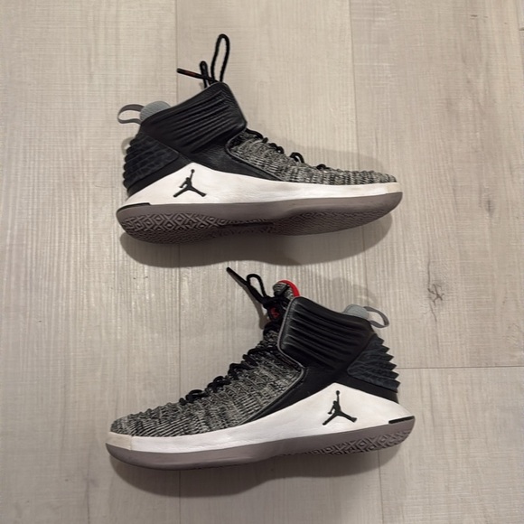 Jordan 32 MVP - Picture 2 of 6